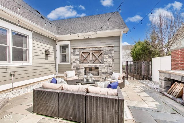 12621 Treaty Line Street, Carmel, IN 46032