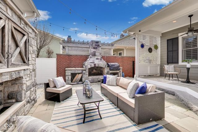 12621 Treaty Line Street, Carmel, IN 46032