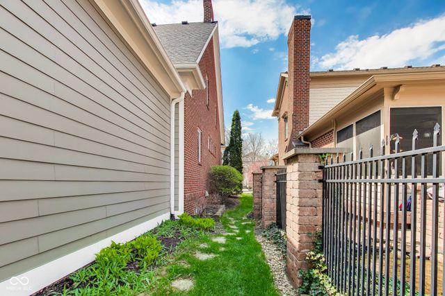 12621 Treaty Line Street, Carmel, IN 46032