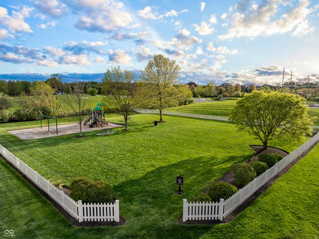 12621 Treaty Line Street, Carmel, IN 46032