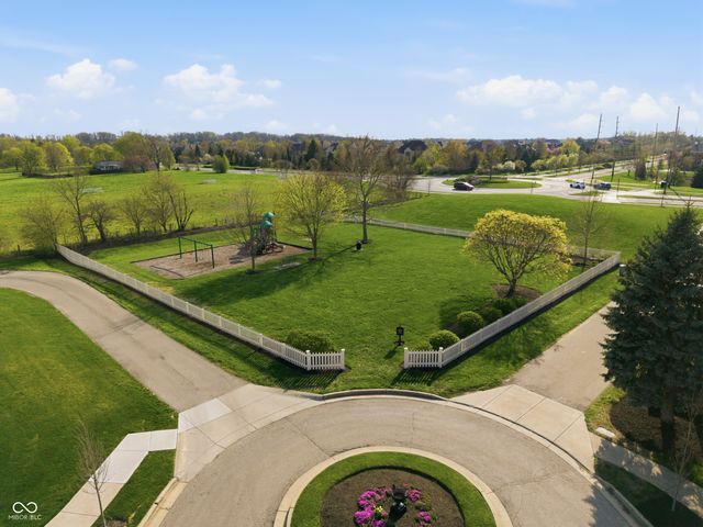 12621 Treaty Line Street, Carmel, IN 46032