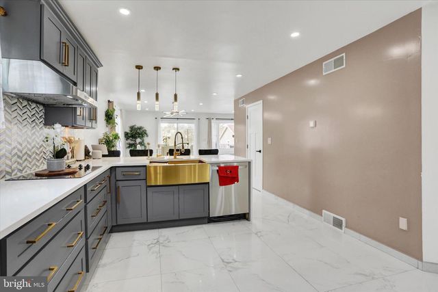 5012 ERBS BRIDGE RD, Mechanicsburg, PA 17050