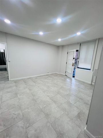 2200 E Tremont Avenue TH, Bronx, NY 10462