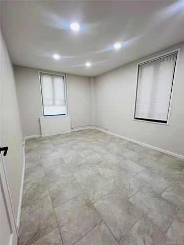 2200 E Tremont Avenue TH, Bronx, NY 10462