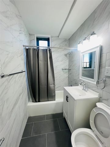 2200 E Tremont Avenue TH, Bronx, NY 10462