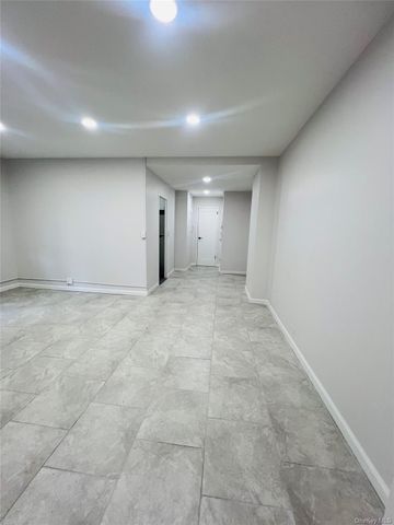 2200 E Tremont Avenue TH, Bronx, NY 10462