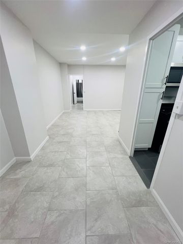 2200 E Tremont Avenue TH, Bronx, NY 10462