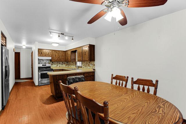 9221 Raymond Avenue, Oak Lawn, IL 60453