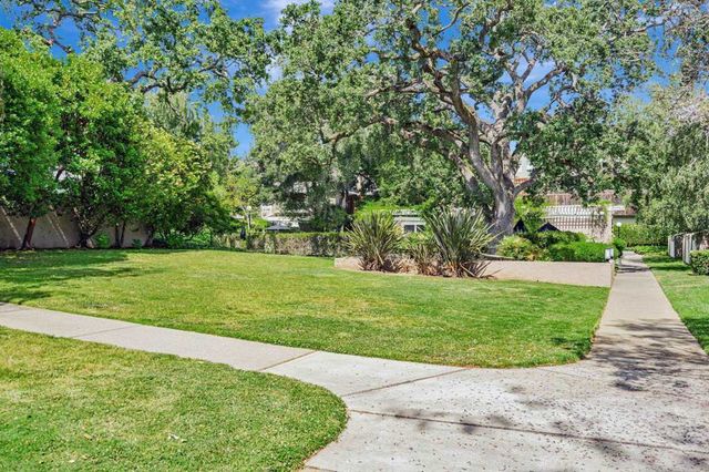 675 675 Sharon Park Dr 245, Menlo Park, CA 94025