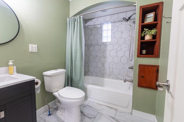 359 Prospect AVENUE, Hartland, WI 53029