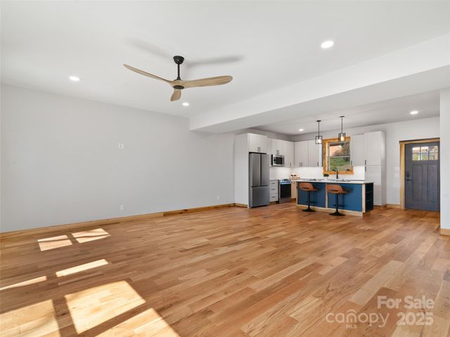 292 County Road, Waynesville, NC 28785