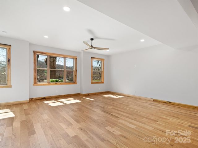292 County Road, Waynesville, NC 28785
