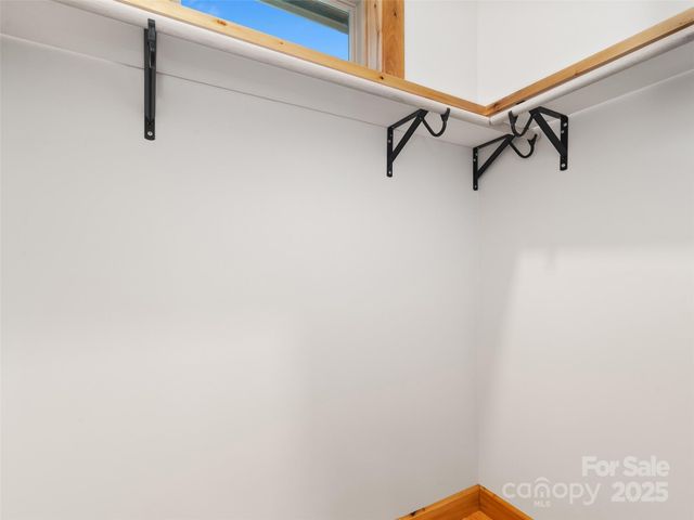 292 County Road, Waynesville, NC 28785