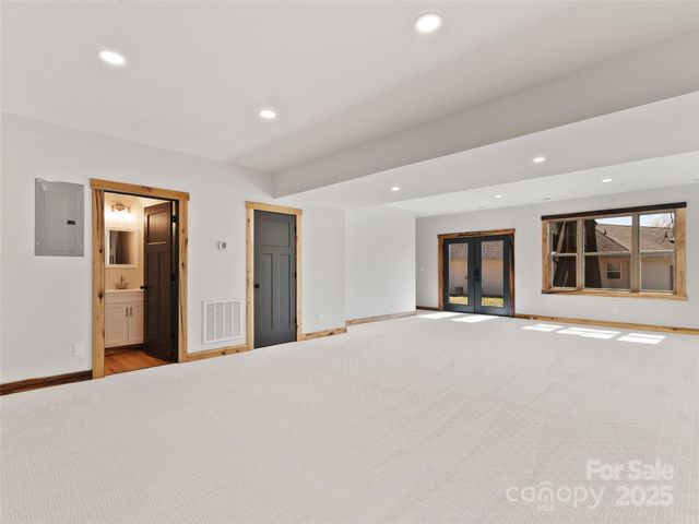 292 County Road, Waynesville, NC 28785