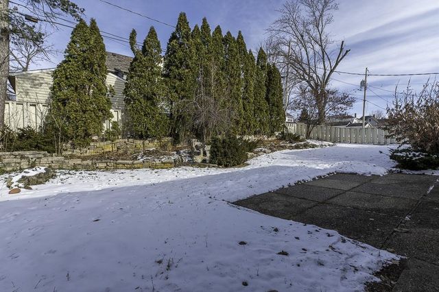 1135 Home Park Avenue, Janesville, WI 53545