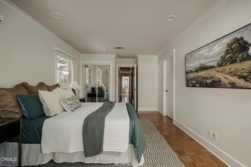 Image 18 of property listing at 1892 N Marengo Avenue, Pasadena, CA 91103