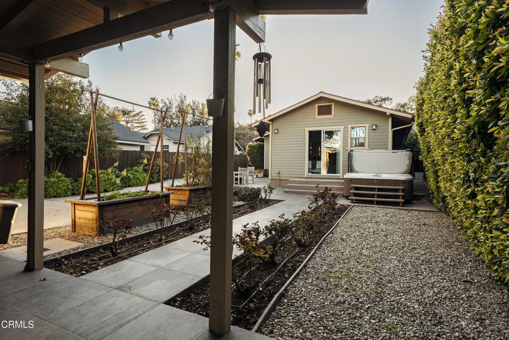 Image 22 of property listing at 1892 N Marengo Avenue, Pasadena, CA 91103