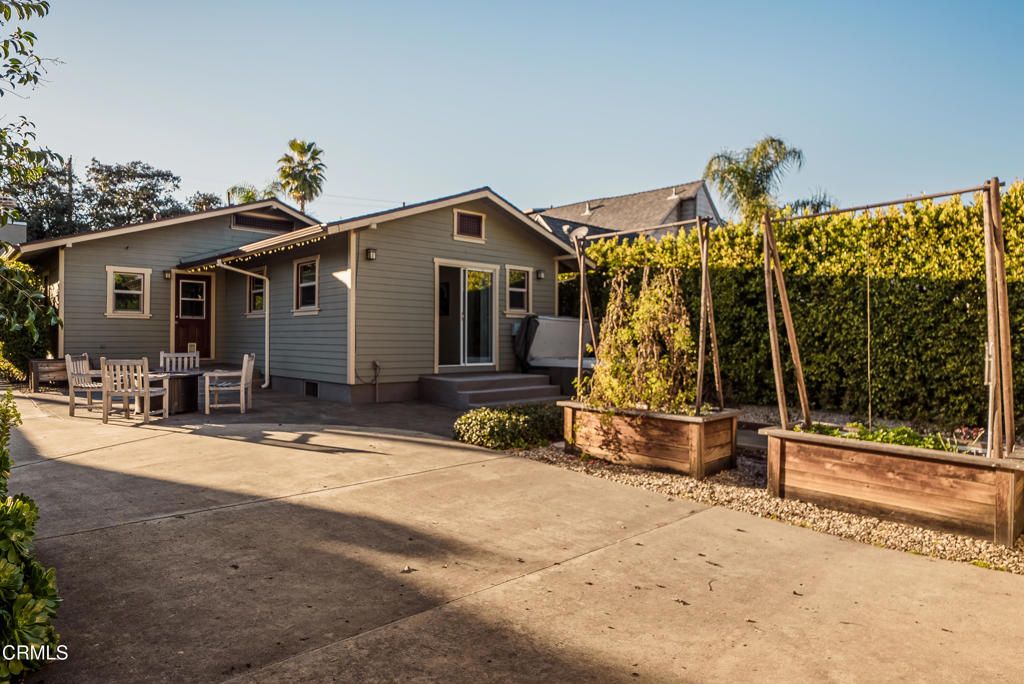 Image 24 of property listing at 1892 N Marengo Avenue, Pasadena, CA 91103