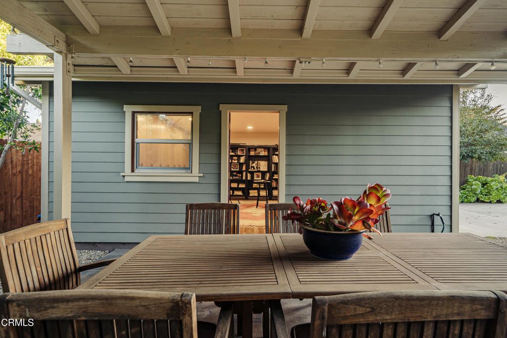 Image 32 of property listing at 1892 N Marengo Avenue, Pasadena, CA 91103