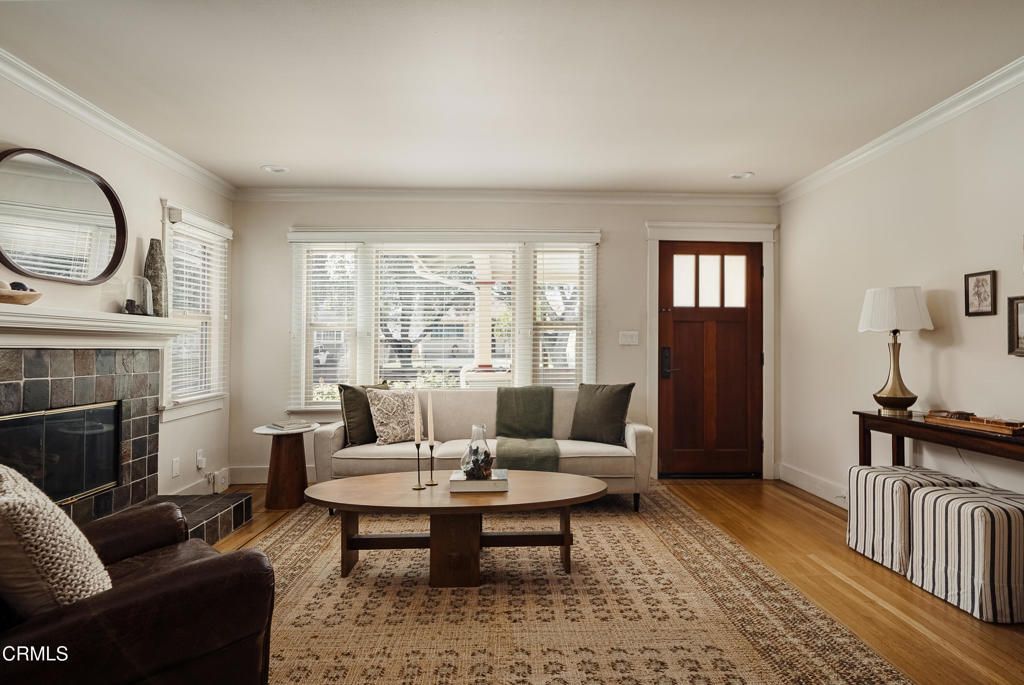 Image 4 of property listing at 1892 N Marengo Avenue, Pasadena, CA 91103