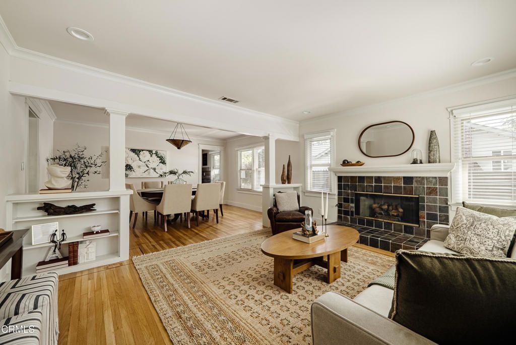 Image 5 of property listing at 1892 N Marengo Avenue, Pasadena, CA 91103