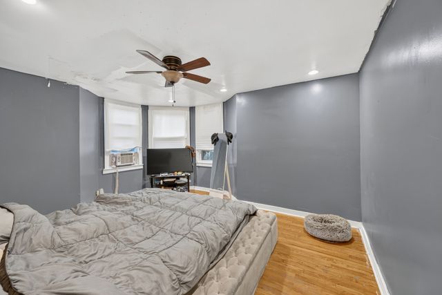 8956 S Dauphin Avenue, Chicago, IL 60619