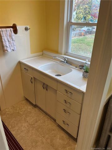 119 Squire Street 1, New London, CT 06320