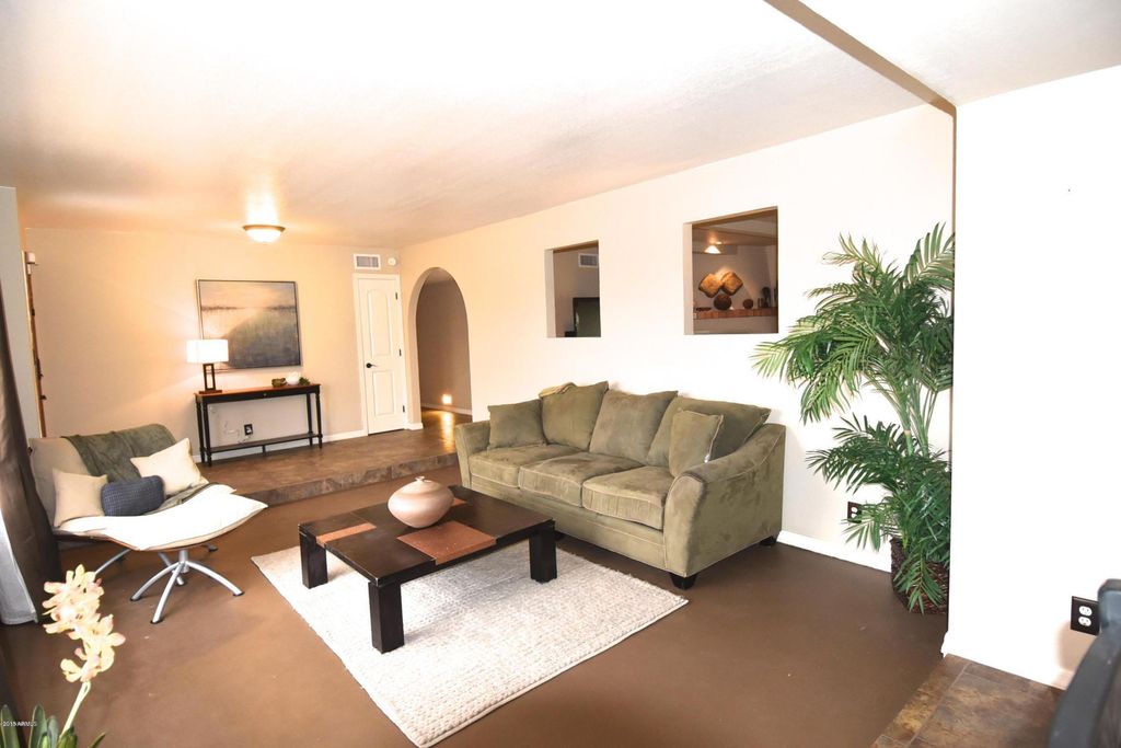 10008 N 33RD Place, Phoenix, AZ 85028