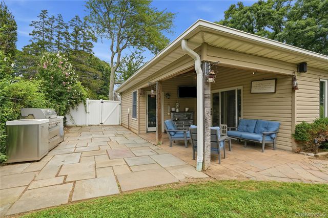 178 New Hampshire Avenue, Massapequa, NY 11758