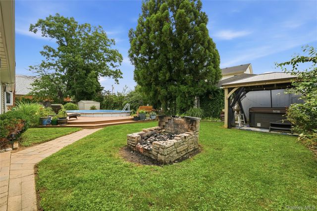 178 New Hampshire Avenue, Massapequa, NY 11758