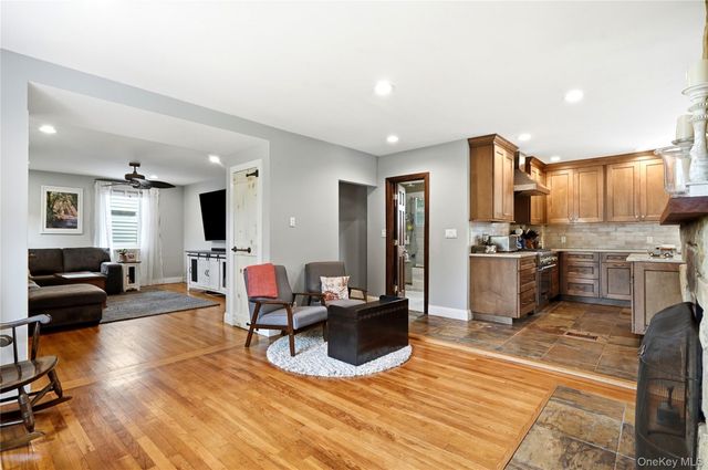 178 New Hampshire Avenue, Massapequa, NY 11758