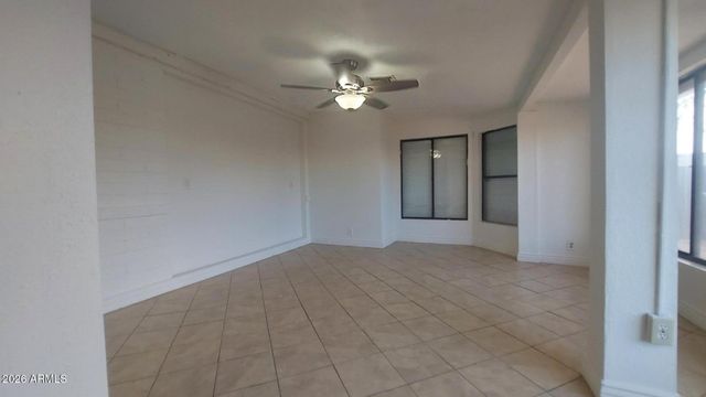 2448 W FREEWAY Lane, Phoenix, AZ 85021