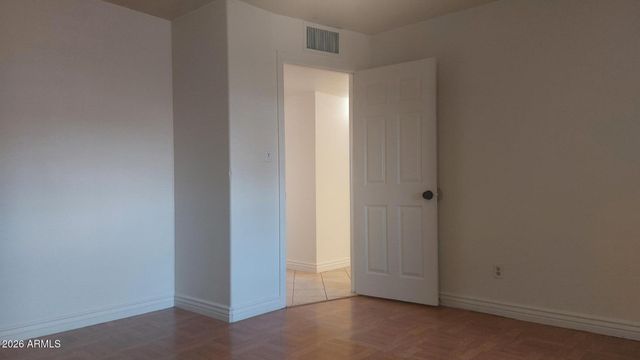 2448 W FREEWAY Lane, Phoenix, AZ 85021