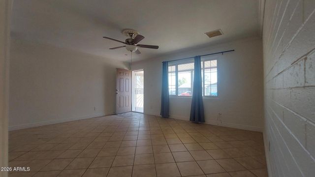 2448 W FREEWAY Lane, Phoenix, AZ 85021