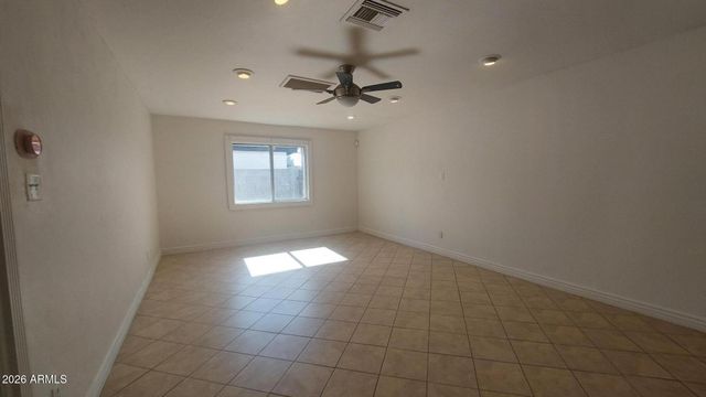 2448 W FREEWAY Lane, Phoenix, AZ 85021
