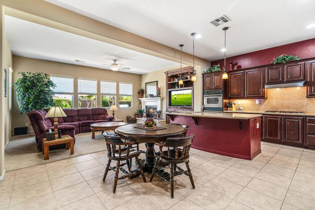 43572 Calle Espada, La Quinta, CA 92253