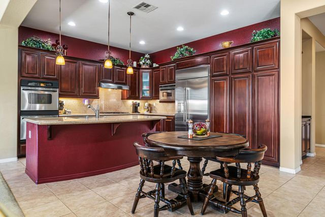 43572 Calle Espada, La Quinta, CA 92253