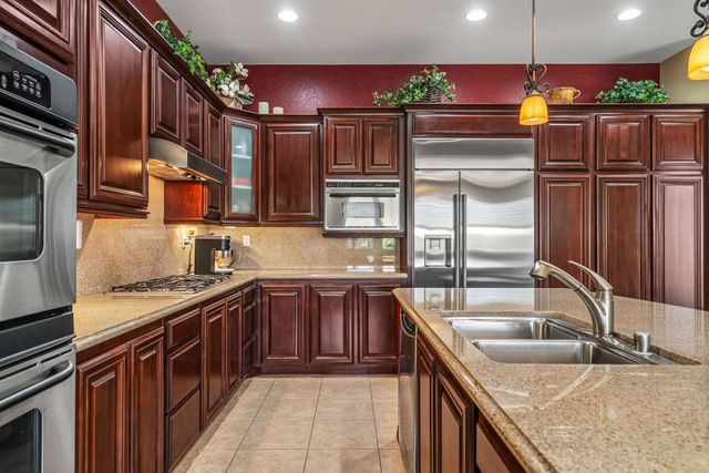 43572 Calle Espada, La Quinta, CA 92253