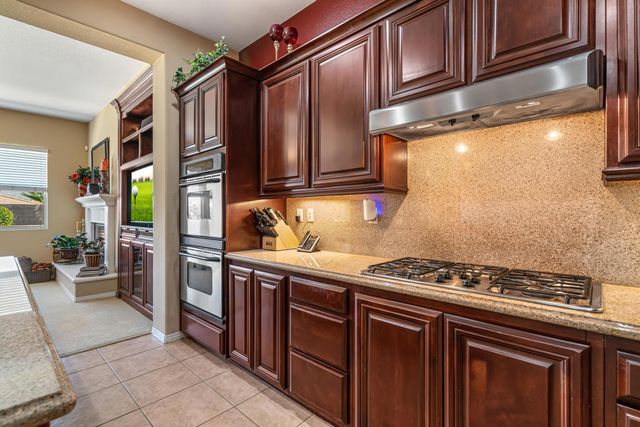 43572 Calle Espada, La Quinta, CA 92253