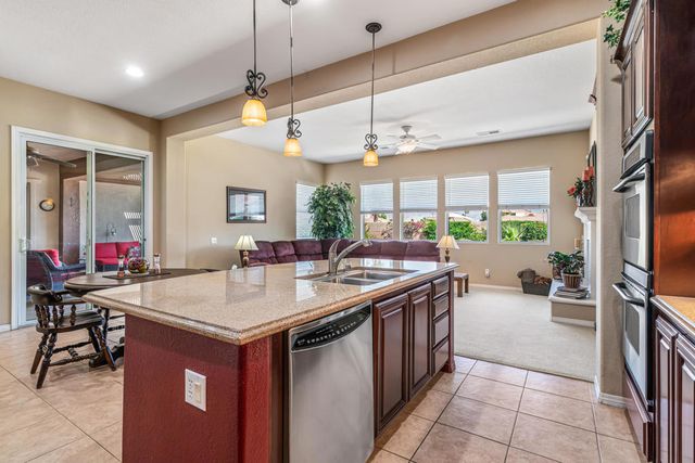 43572 Calle Espada, La Quinta, CA 92253