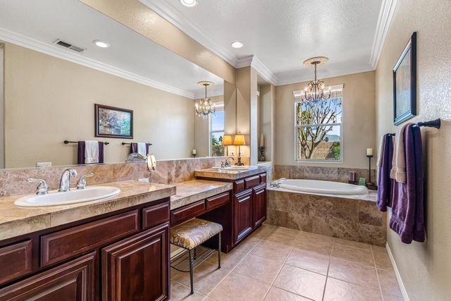 43572 Calle Espada, La Quinta, CA 92253