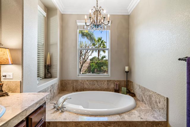 43572 Calle Espada, La Quinta, CA 92253