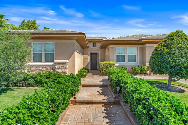 43572 Calle Espada, La Quinta, CA 92253