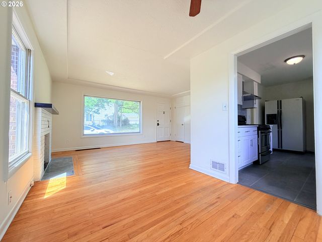 8610 Ne HANCOCK St, Portland, OR 97220