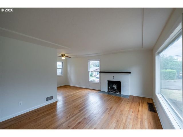 8610 Ne HANCOCK St, Portland, OR 97220