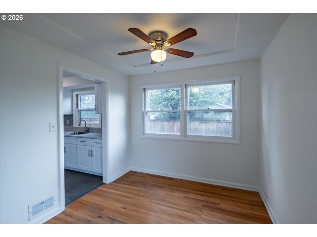 8610 Ne HANCOCK St, Portland, OR 97220
