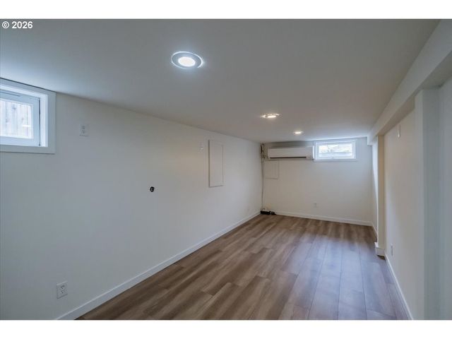 8610 Ne HANCOCK St, Portland, OR 97220