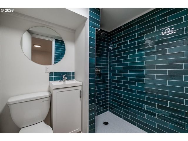 8610 Ne HANCOCK St, Portland, OR 97220