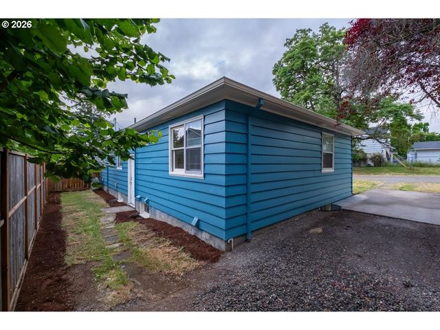 8610 Ne HANCOCK St, Portland, OR 97220