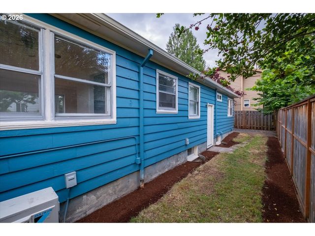 8610 Ne HANCOCK St, Portland, OR 97220